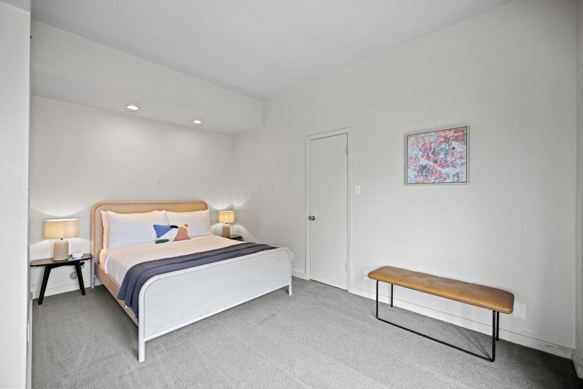 Littlefield Lofts, Hosted By Placemakr - 6Th St Остин Стая снимка