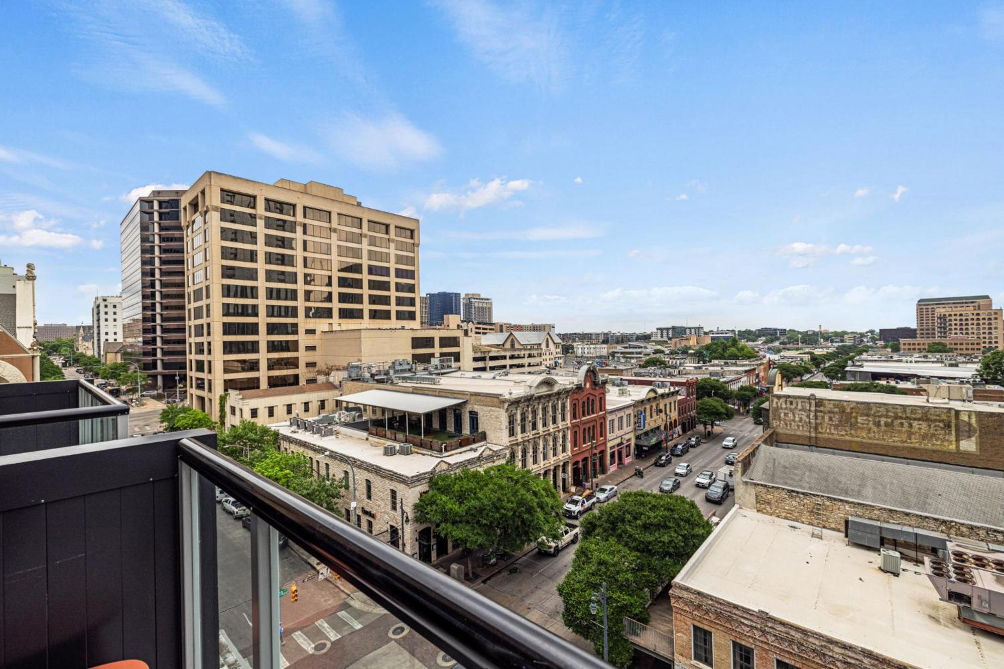 Littlefield Lofts, Hosted By Placemakr - 6Th St Остин Екстериор снимка